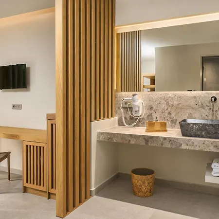 Corali Apartmanhotel 4*