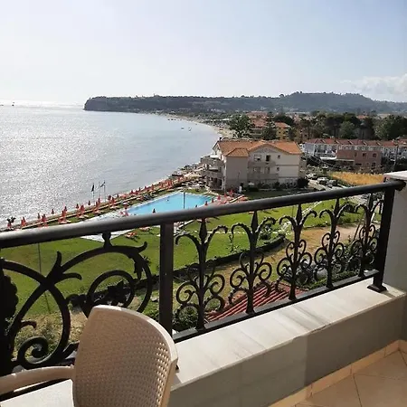 コラリ ビーチ 4* チィリヴィ