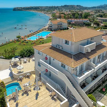 Apartahotel Corali *